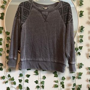 Ariat size large sweater